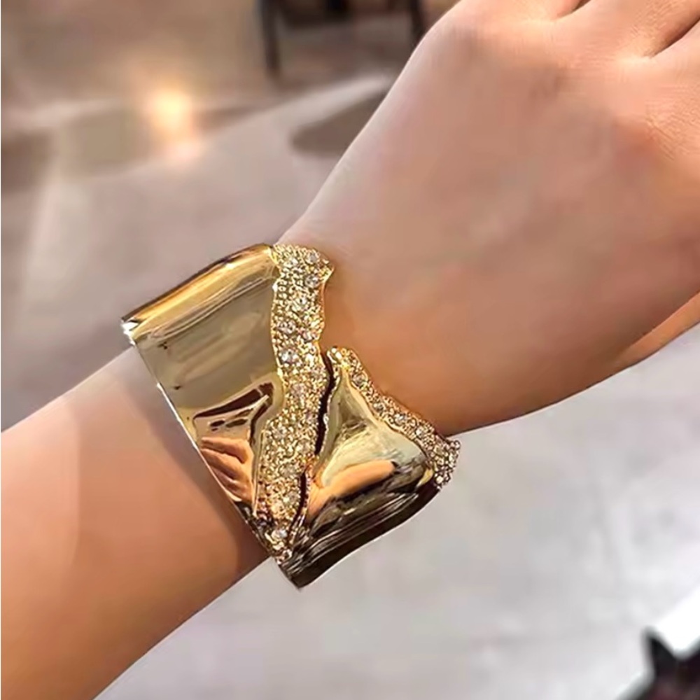 NEW Pave Crystal Hinged Bangle Bracelet - Gold Clear SB11